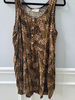 Sleeveless Leaf Dress with Buttons and Pockets